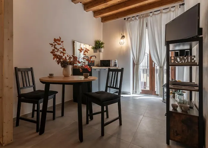 Lampionelli 12 Style Rooms